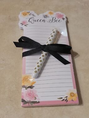 "Queen Bee" Lined Notepad And Pen Set